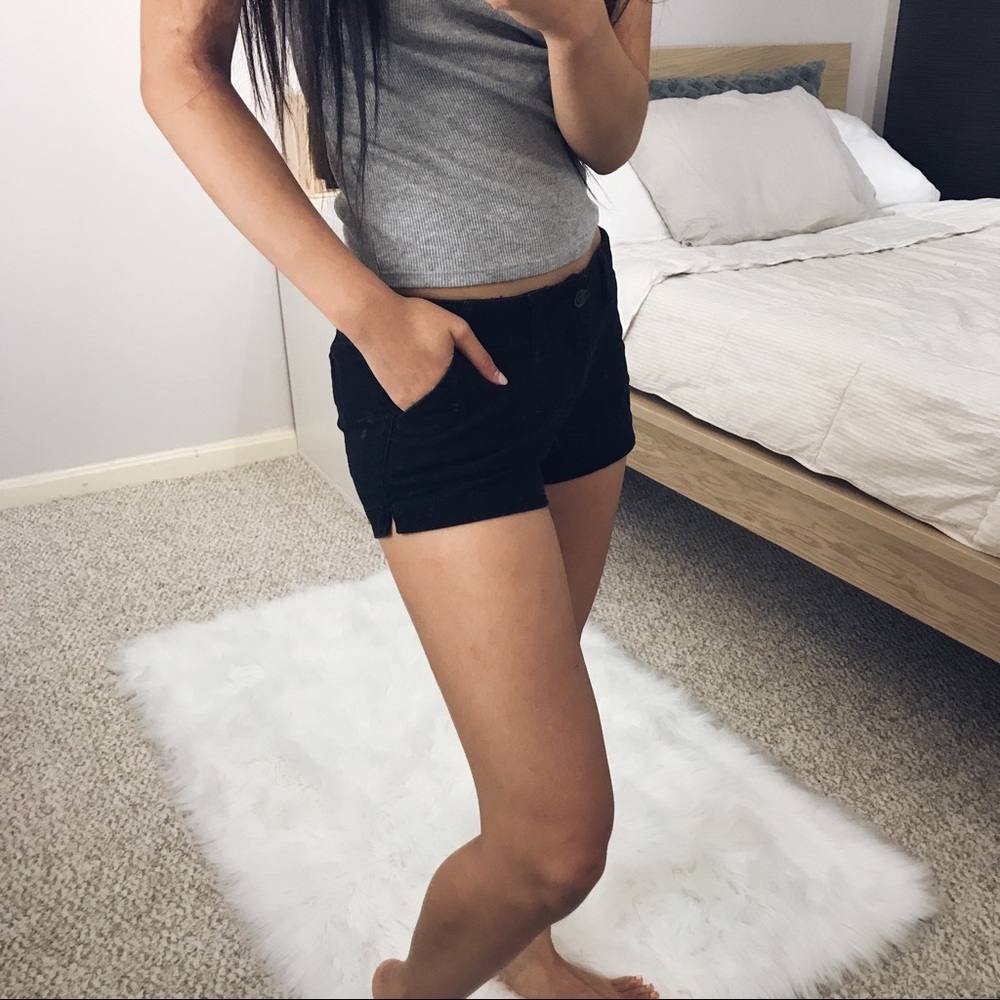 NWT - Hollister - Black Chino Shorts - Picture 4 of 4